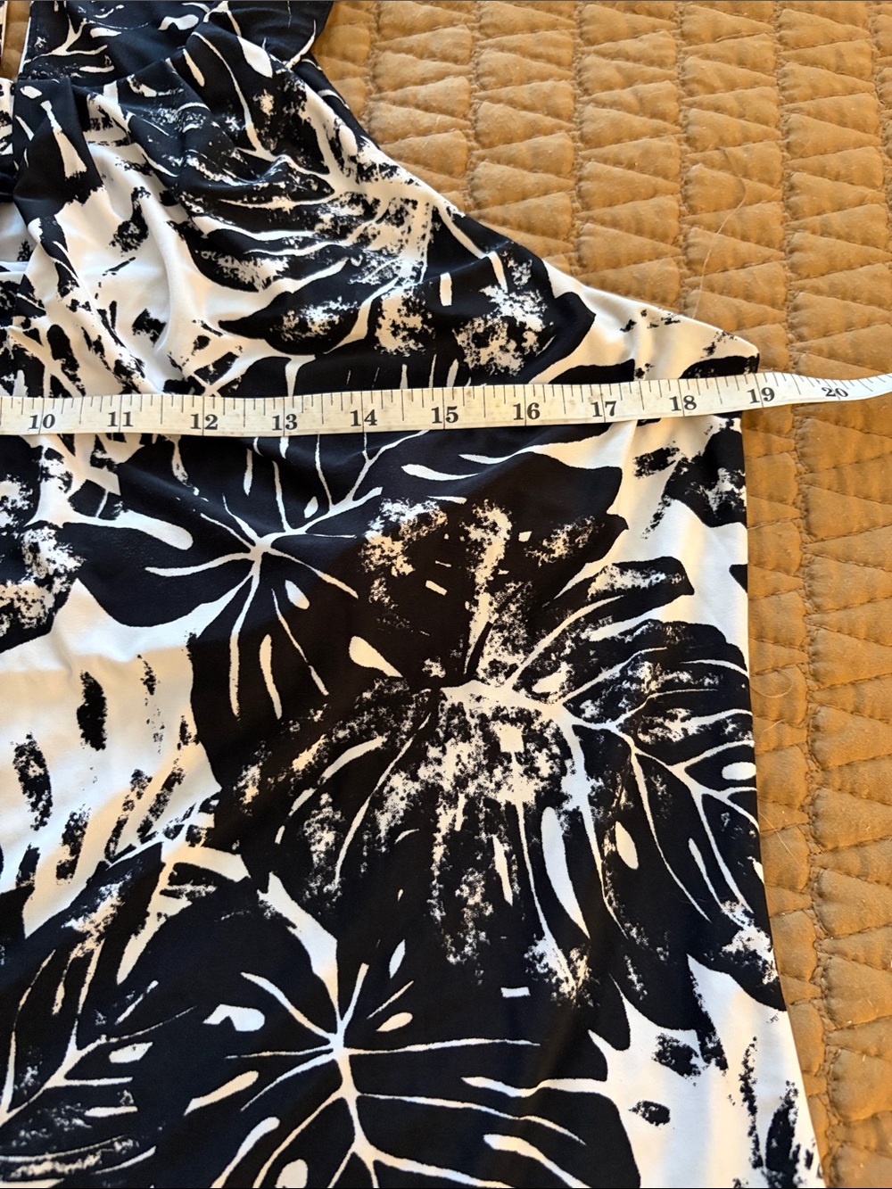 INC Tropical Leaf Halter Blouse Black White Sleeveless Top XL - Picture 5 of 6